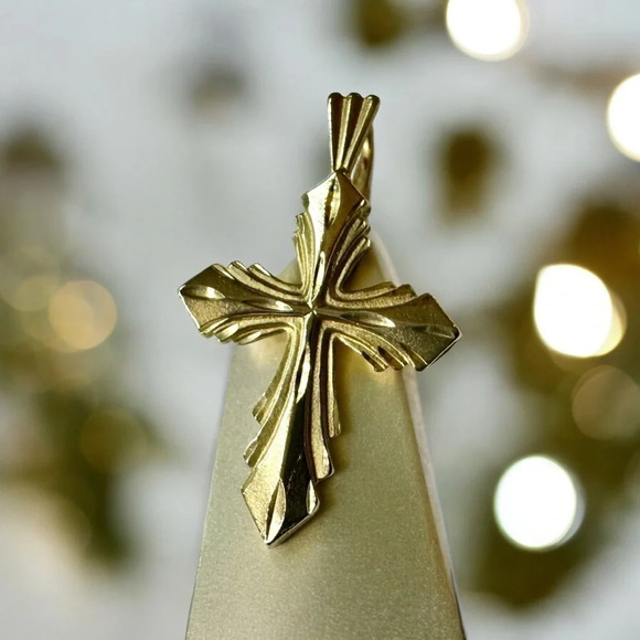 💛✨14K Yellow Gold Diamond-Cut Cross Slide Pendant Necklace - Picture 4 of 13